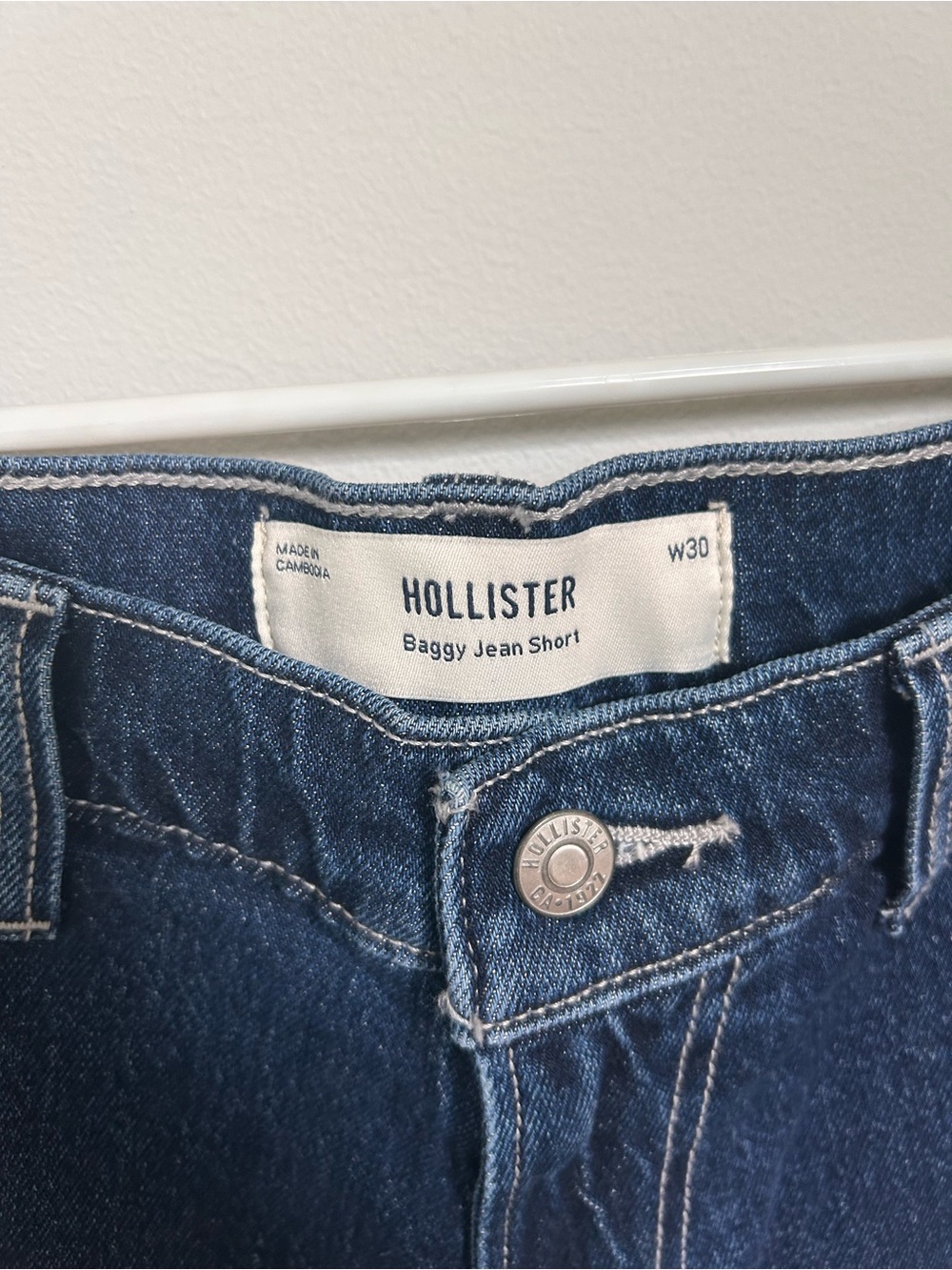 Hollister Men's Indigo Denim Carpenter Shorts - Picture 3 of 3